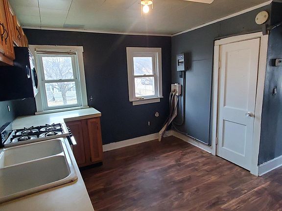 5th image of 411 E 22nd Ave