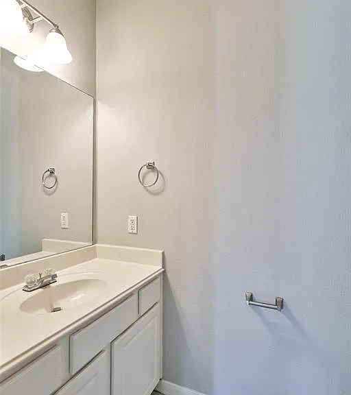 13714 Hillingdale Ln — Photo 7