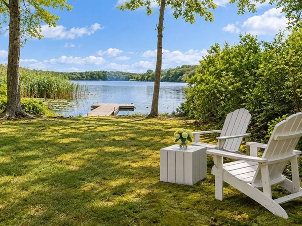 230A Big Fresh Pond Rd, Southampton, NY 11968