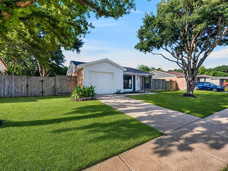 24114 Four Sixes Ln — Photo 7