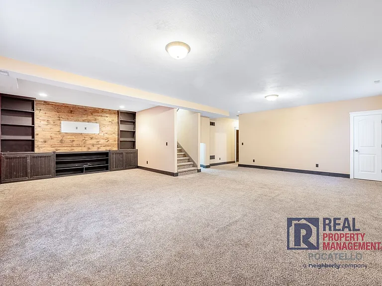 5215 Kymball Dr — Photo 29