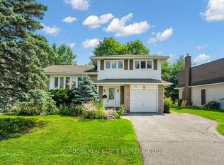 25 Eastpark Dr, Ottawa, ON K1B3Z6
