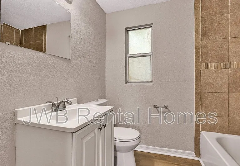2262 Kingston St — Photo 11
