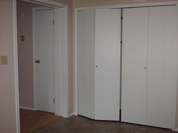 4th image of 718 N 32nd St APT A