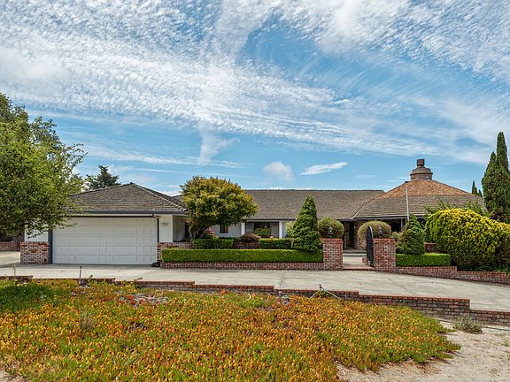 2nd image of 48 Pasatiempo Dr