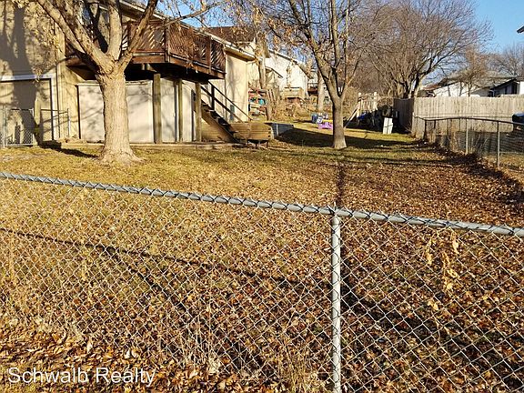 4th image of 4621 Holly St