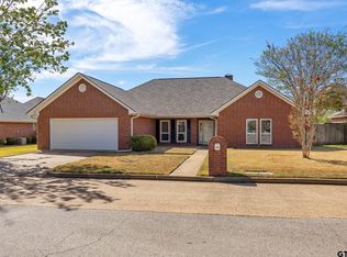 810 Hummingbird Ln, Whitehouse, TX 75791
