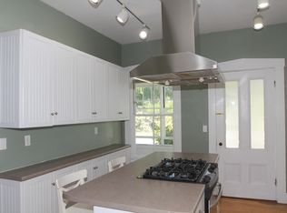 646 Worcester St #1, Wellesley, MA 02482