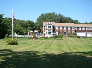 39 Pleasant Valley Rd, Amesbury, MA 01913