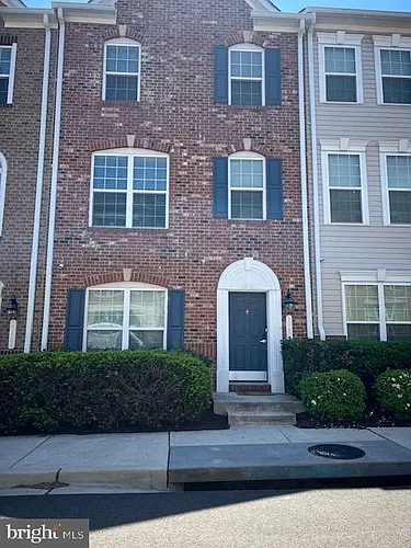 10608 Eastland Cir Photo 1