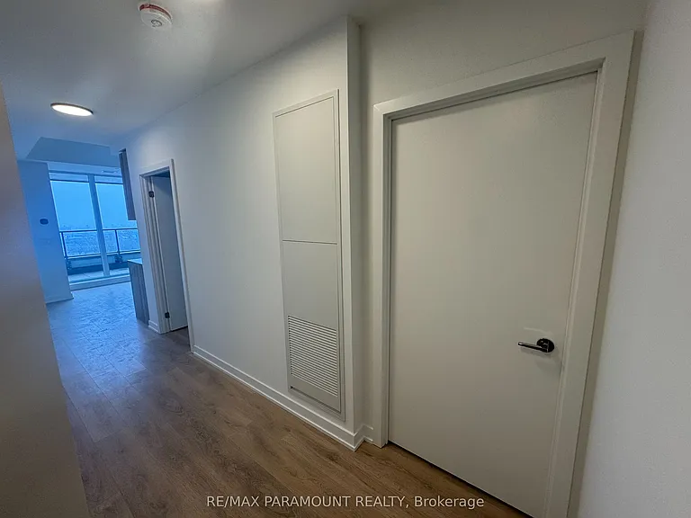 1037 The Queensway #605 — Photo 14