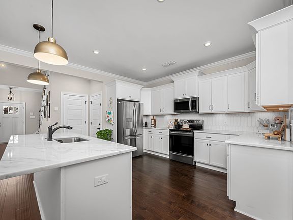 4th image of 4033 Gilreath Pl