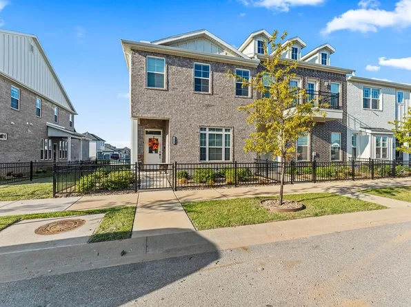 2902 SW Arlington Blvd, Bentonville, AR 72713