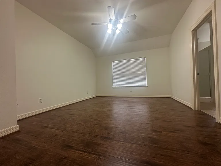 4717 Worchester Ln — Photo 17