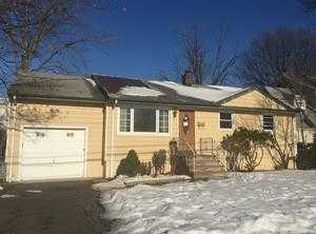 351 Lower Alden Dr, Rahway, NJ 07065