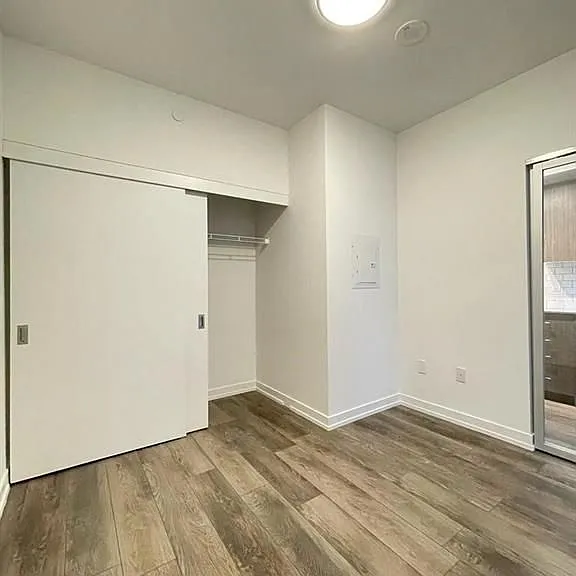 5 Wellington St S — Photo 13