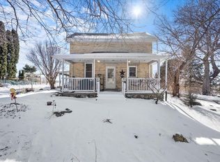 W1649 Rockvale Rd, Ixonia, WI 53036