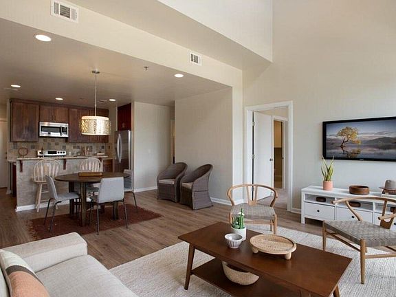 4th image of 1200 E 11th St APT 202