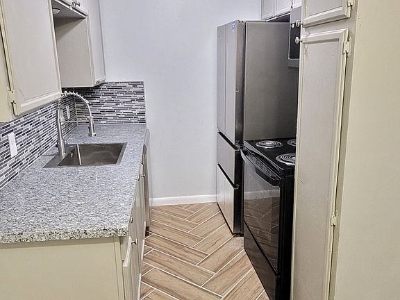 3rd image of 1901 N 10th St #6