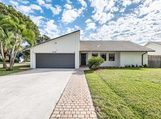 1318 Hummingbird Dr, Delray Beach, FL 33444