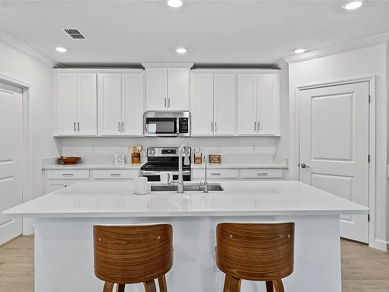 16890 Forge Surf St — Photo 7