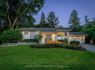 28 Maplehill Way, Ottawa, ON K2C 3H1