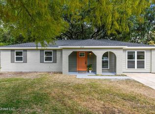 2012 Woodbury Rd, Gautier, MS 39553