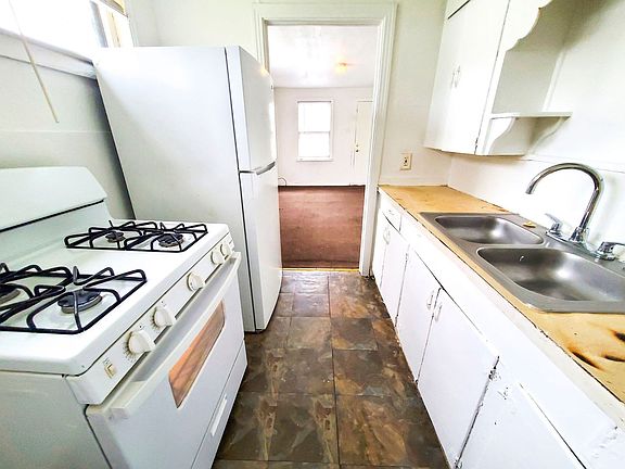 4th image of 4770 Kenneth Ave