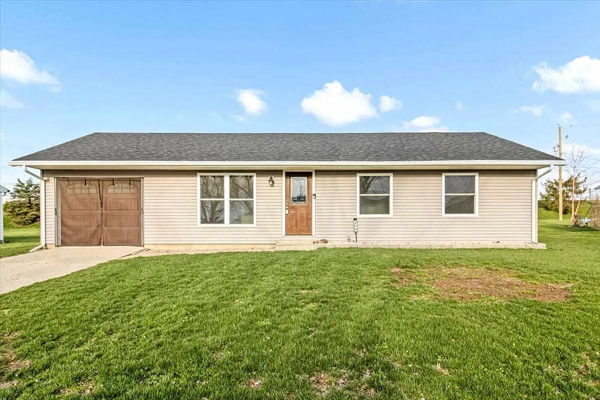 806 S Elm Blvd photo 1