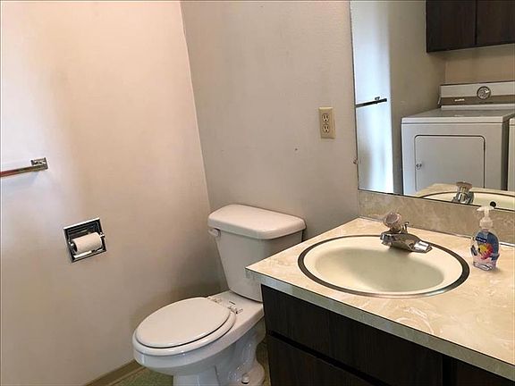 3rd image of 1528 Lydon Ct