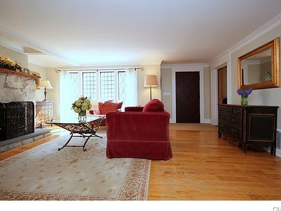 5th image of 109 Kensett Dr