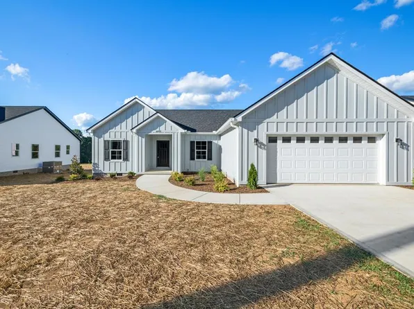 4695 Window Cliff Rd, Baxter, TN 38544