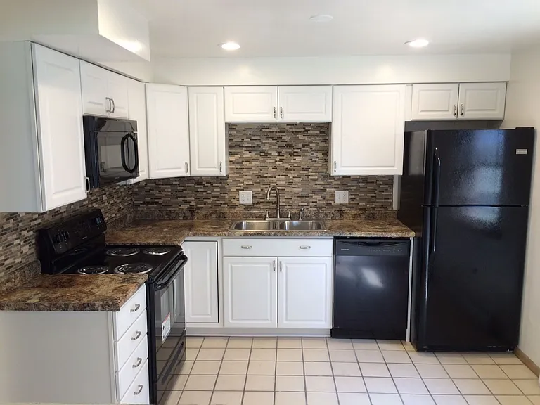 725 N Midvale Blvd — Photo 5