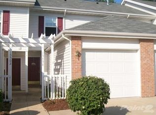 15498 Oakshire Ct, Middleburg Heights, OH 44130