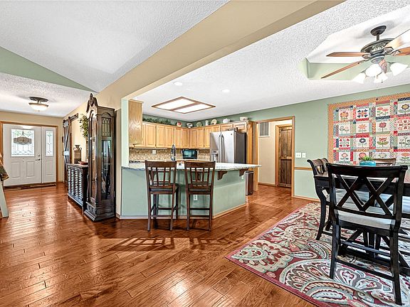 3rd image of 11 Whitmore Ln