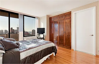 Sold by OneWorld Property Advisors