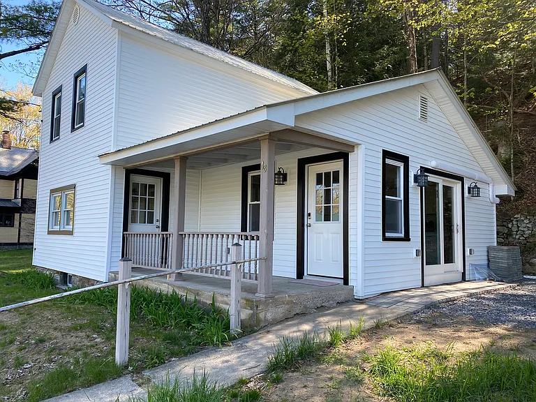 48 Main St — Photo 2