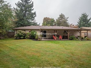 24 NE 190th Pl, Portland, OR 97230