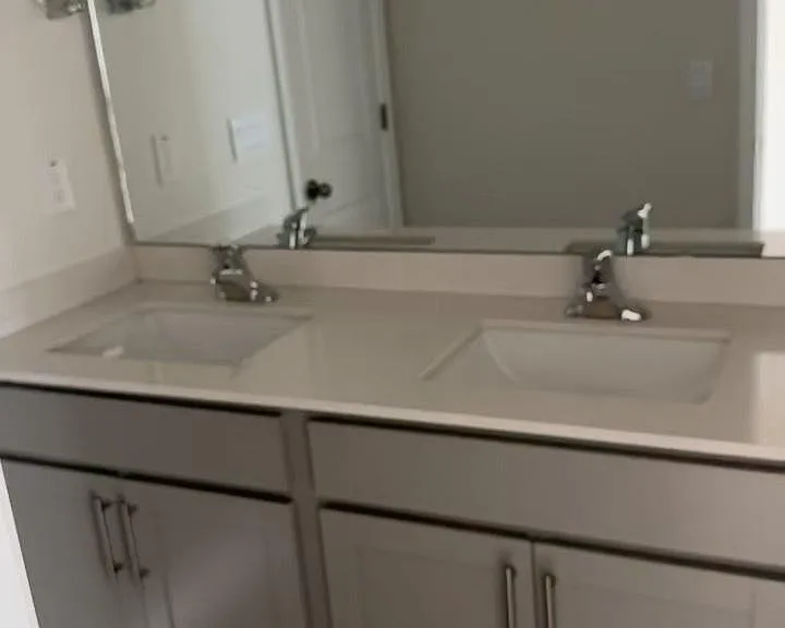 Master Bedroom Bathroom