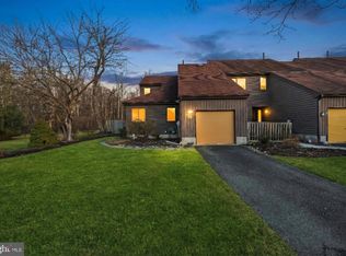 16 Jacob Ct, Ewing, NJ 08628