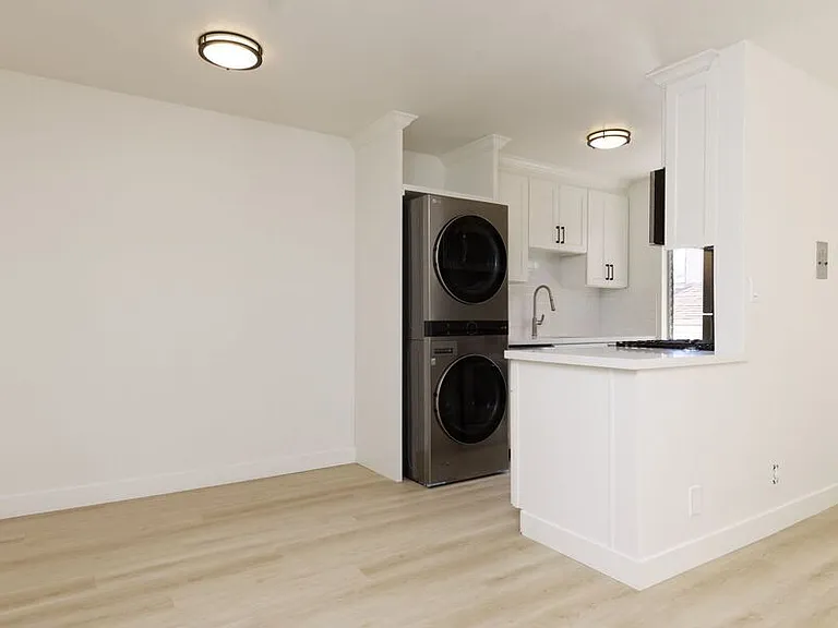 407 Vernon St — Photo 20