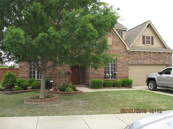GREAT DRIVE UP APPEAL *NICELY LANDSCAPED CORNER LOT