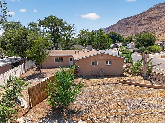 5th image of 683 Mountain View Dr
