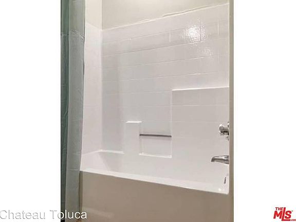 5th image of 10650 Moorpark St APT 207