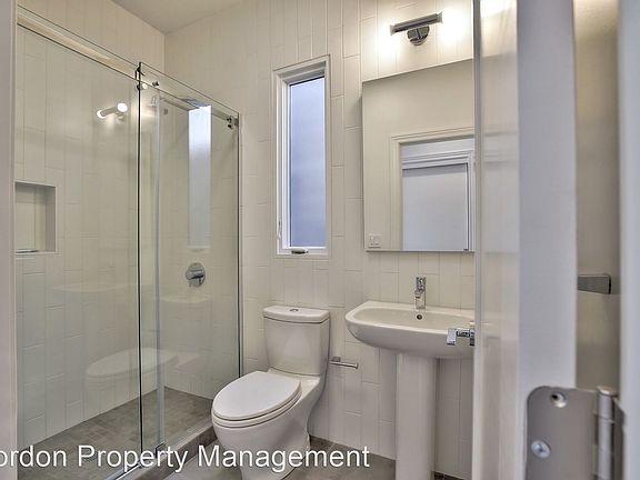 3rd image of 1710 Larkin St #6