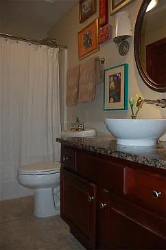 Guest Full Bath
