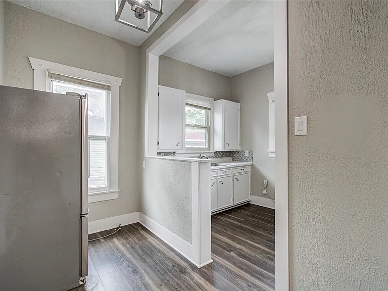 901 Boundary St — Photo 11