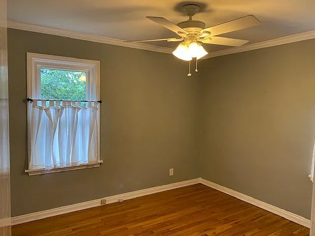 427 E Elliott Ave — Photo 9