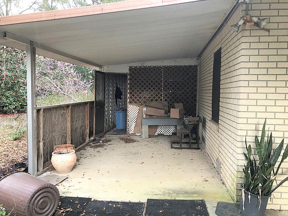 4th image of 156 Foxtail Ave
