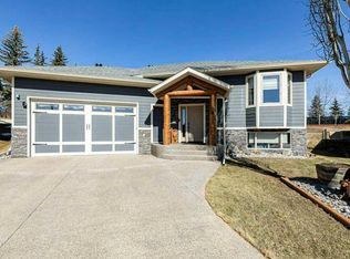 6 SE Cranna Pl, Lacombe, AB T4L2N7